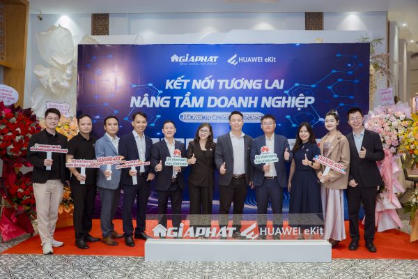 GIA PHÁT VÀ HUAWEI eKit KÝ KẾT HỢP TÁC CHIẾN LƯỢC & PHÂN PHỐI CẤP QUỐC GIA 28/08/2025 Đại diện Gia Phát cùng HUAWEI VIỆT NAM