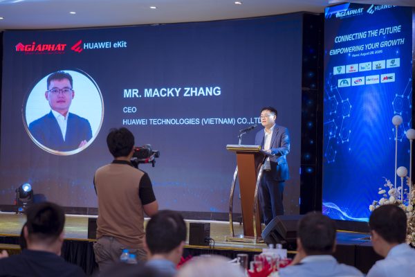 GIA PHÁT VÀ HUAWEI eKit KÝ KẾT HỢP TÁC CHIẾN LƯỢC & PHÂN PHỐI CẤP QUỐC GIA 28/08/2025 PMH09985